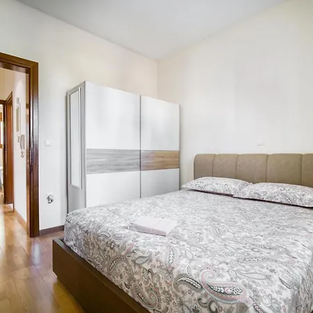 Luxury Evans 4br Sleeps 8 Near *