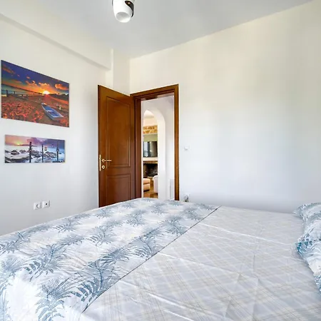 Luxury Evans 4br Sleeps 8 Near 빌라 *