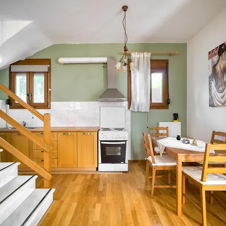 Luxury Evans 4br Sleeps 8 Near Villa Kokkónion