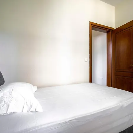 Luxury Evans 4br Sleeps 8 Near Villa