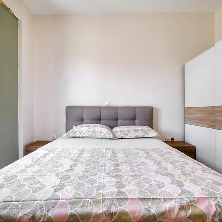 Luxury Evans 4br Sleeps 8 Near *