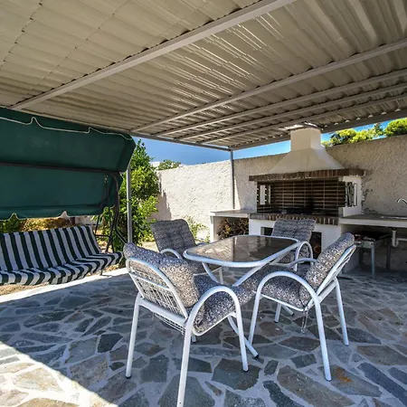 Luxury Evans 4br Sleeps 8 Near * Kokkonion