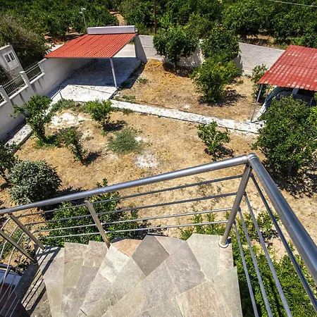 Luxury Evans 4br Sleeps 8 Near Villa