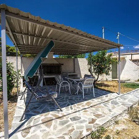 Luxury Evans 4br Sleeps 8 Near 빌라