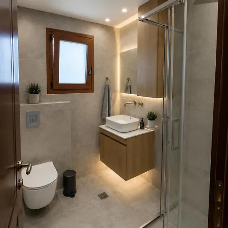Luxury Evans 4br Sleeps 8 Near Villa
